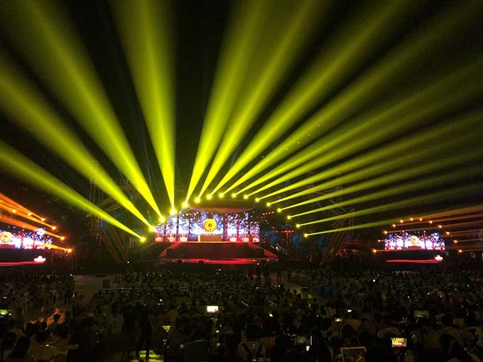 青島燈光音響租賃,青島演出設備租賃,青島LED屏租賃,青島舞美制作搭建